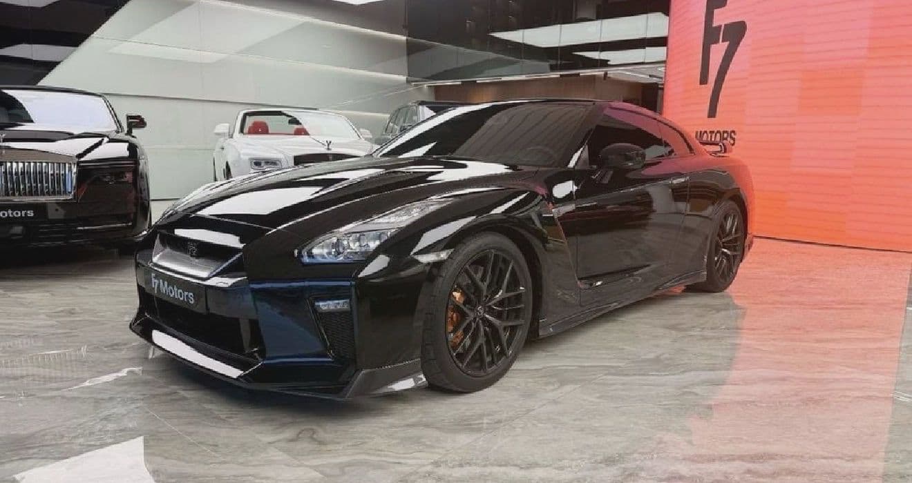 Nissan GT-R | 2023 — 1