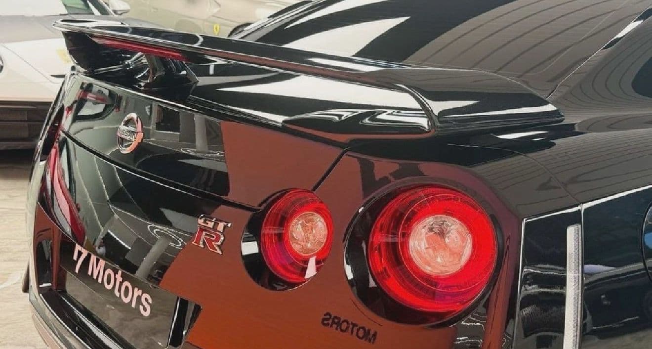Nissan GT-R | 2023 — 10