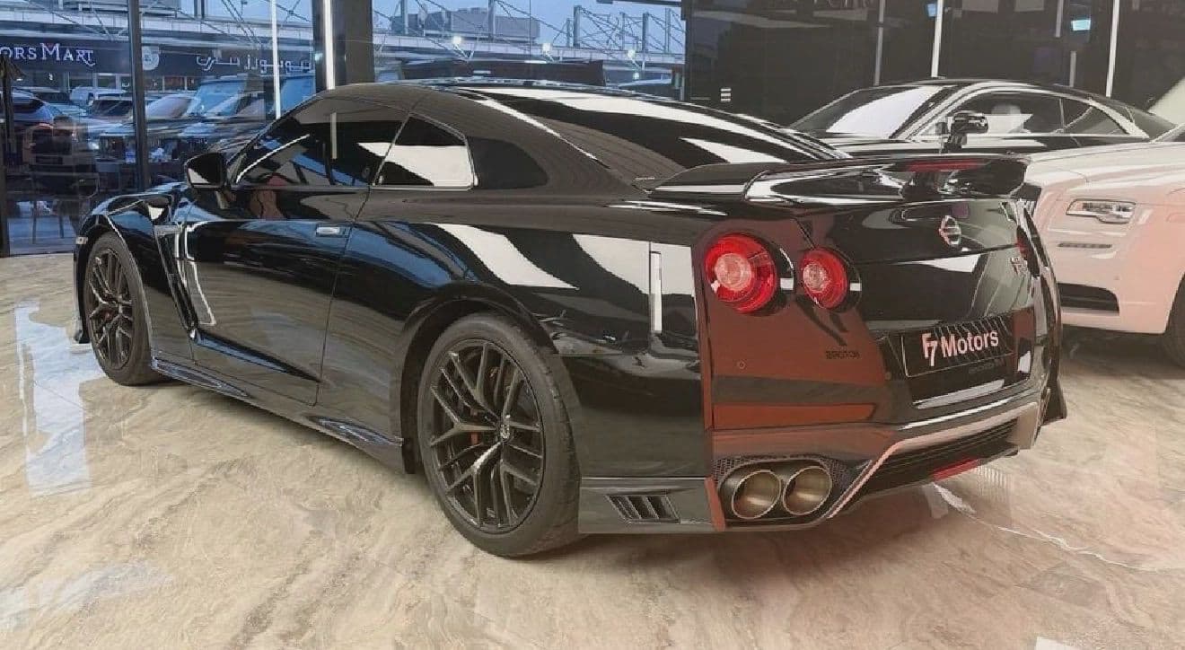 Nissan GT-R | 2023 — 12