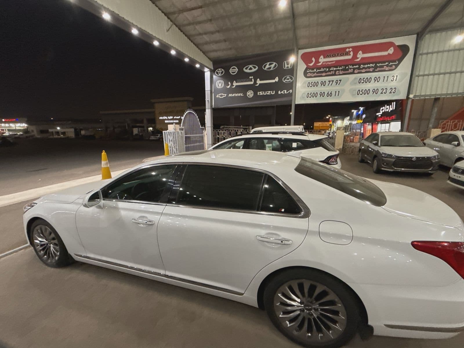 Genesis G90 | 2018 — 5