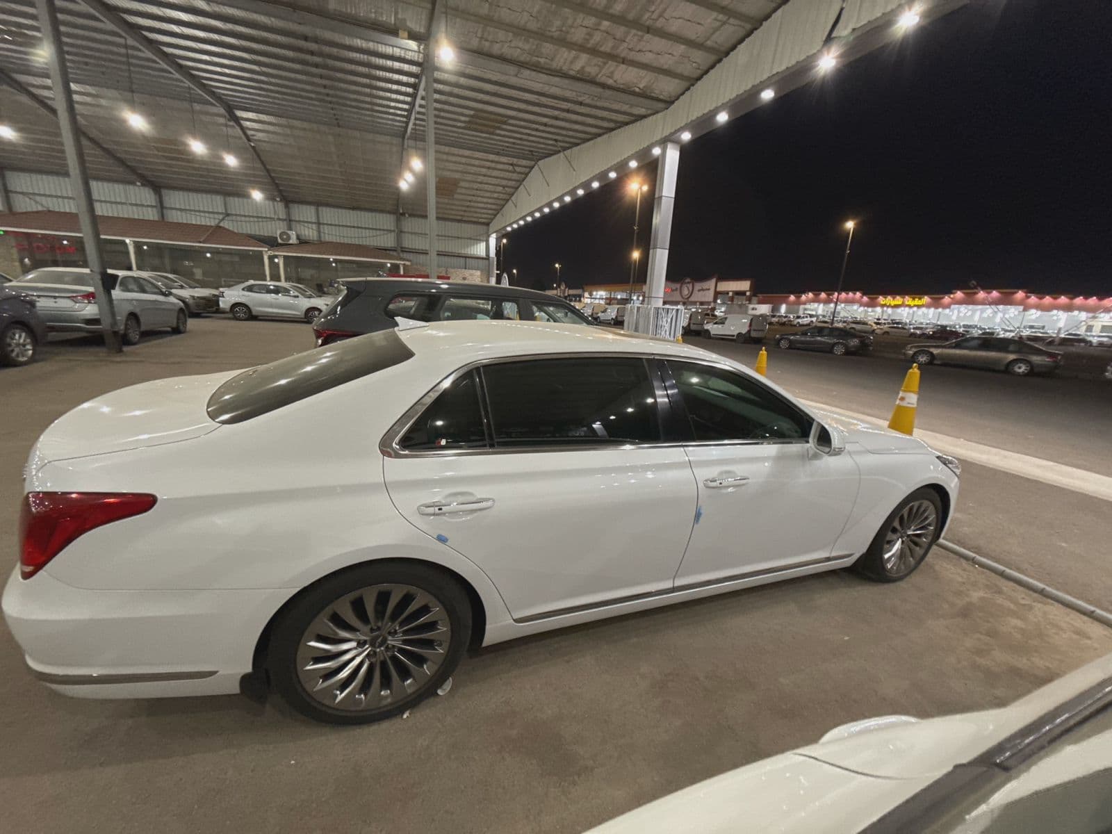 Genesis G90 | 2018 — 6