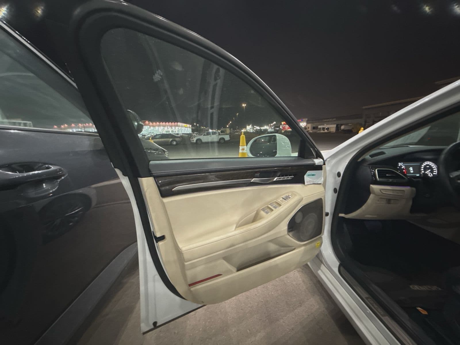 Genesis G90 | 2018 — 8