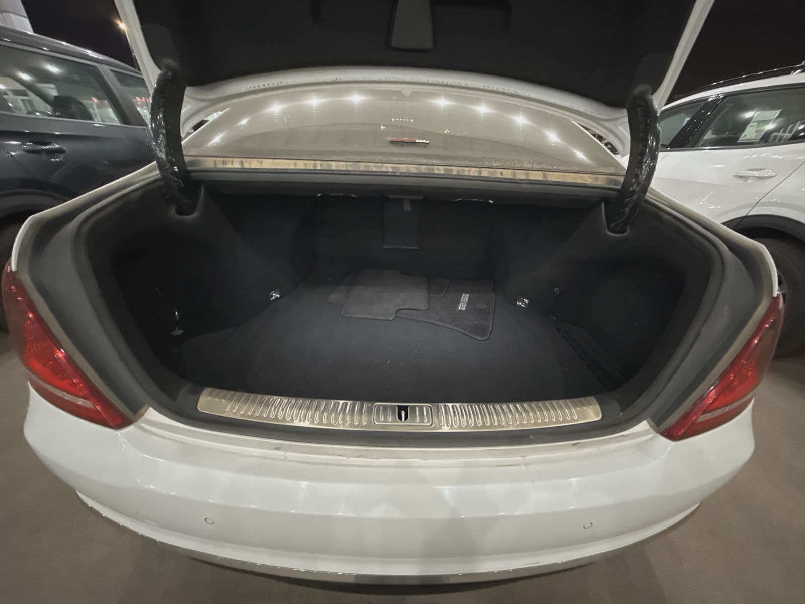 Genesis G90 | 2018 — 9