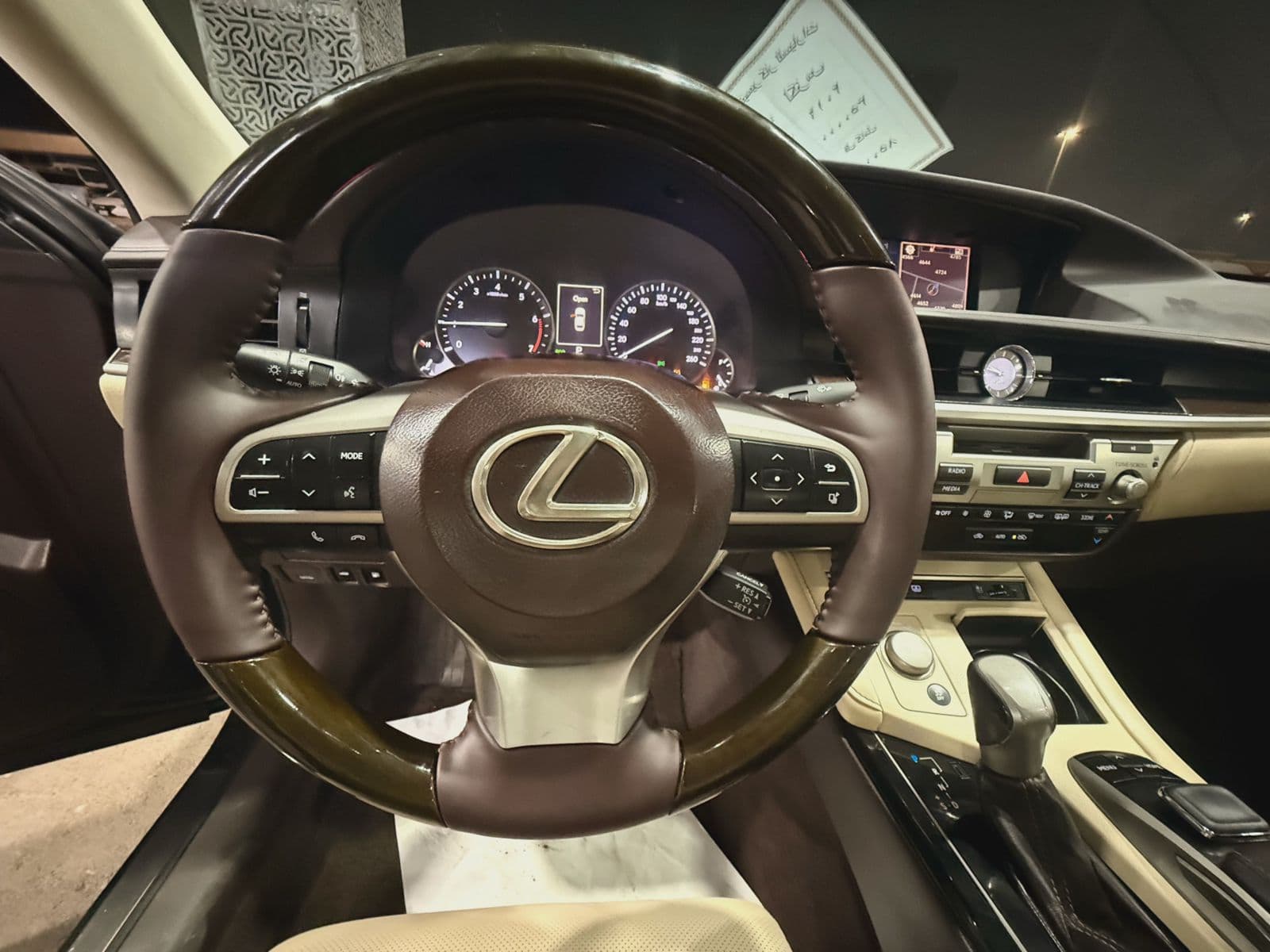 Lexus ES | 2015 — 11
