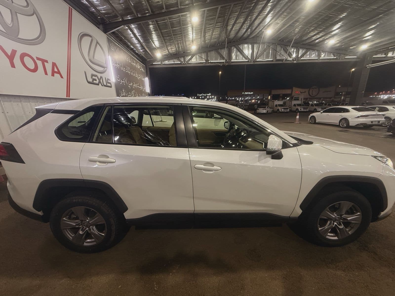 Toyota RAV4 | 2022 — 6