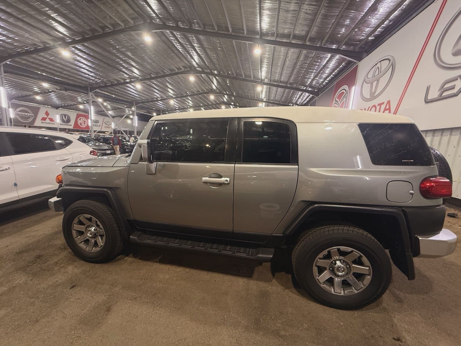Toyota FJ Cruiser | 2012 — 5