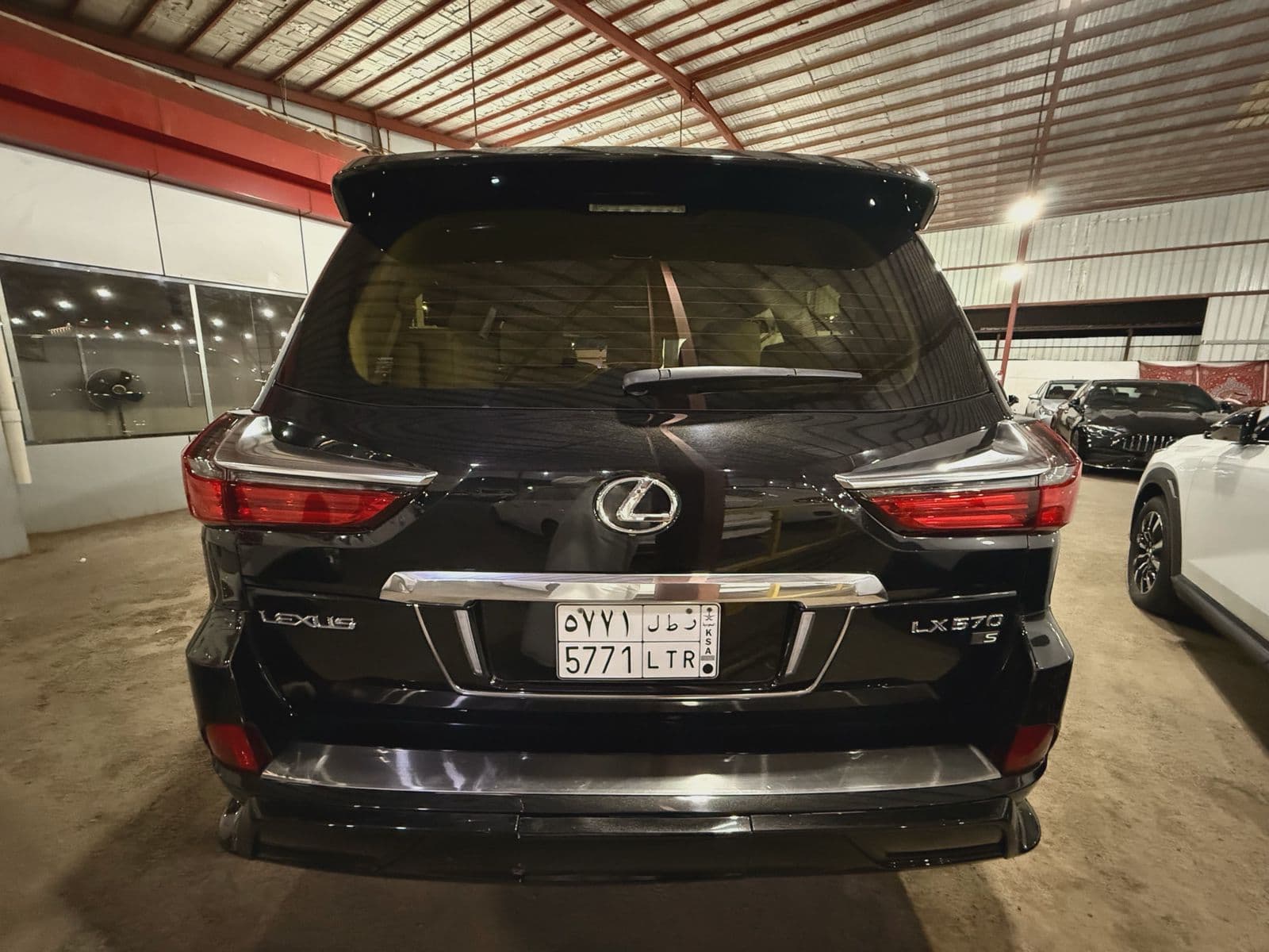 Lexus LX | 2021 — 4