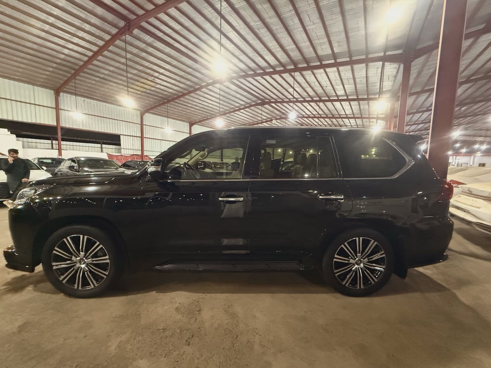 Lexus LX | 2021 — 5