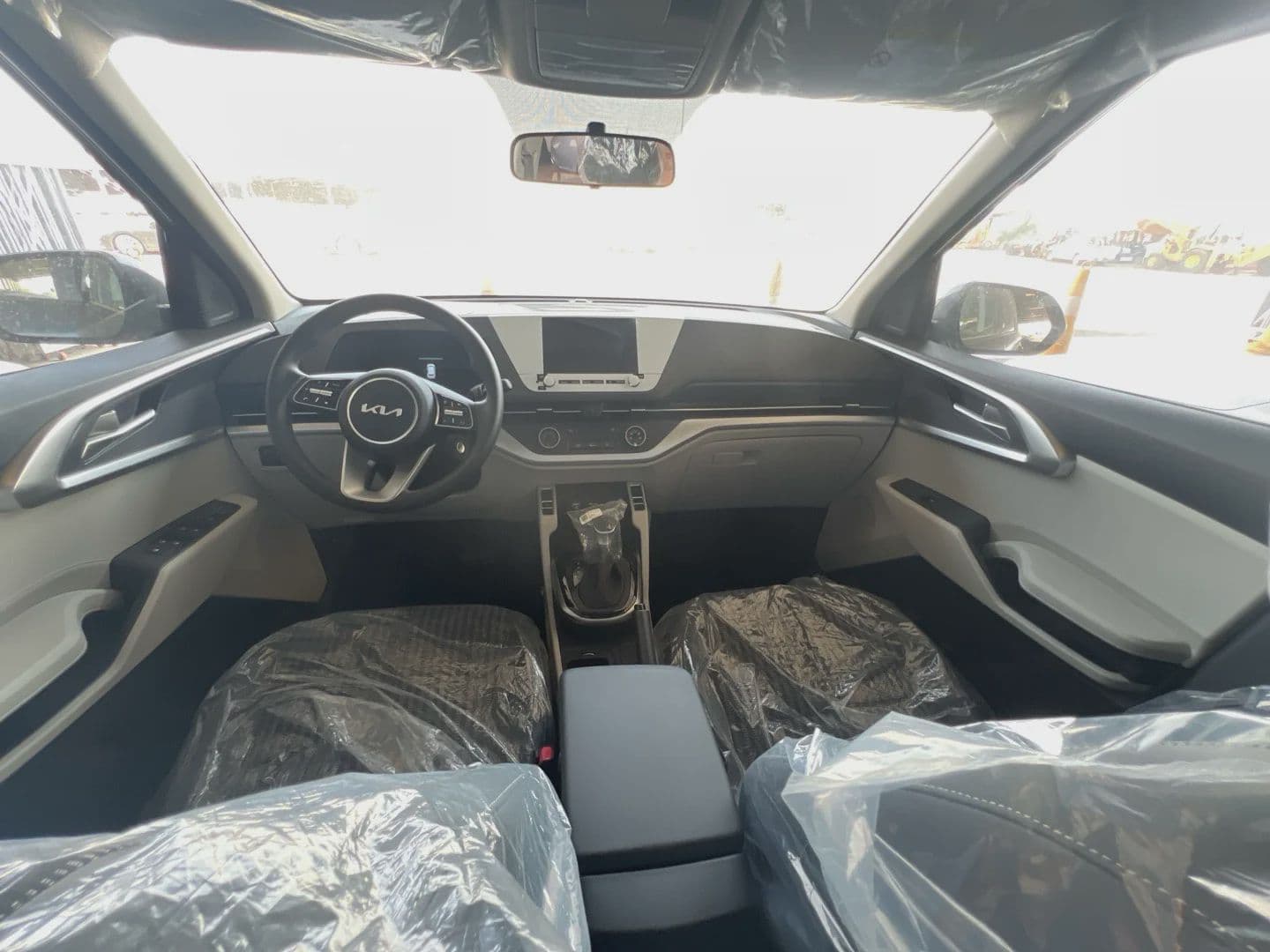 Kia Carens | 2025 — 10